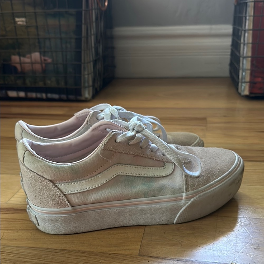 Vans Cream Low-Top Sneakers with Waffle Sole